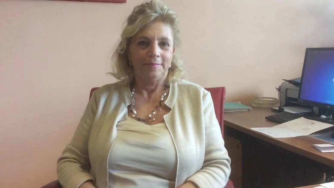 La professoressa Lucia Bacci, dirigente scolastico dell’Isis Valdarno e dei Licei Giovanni da San Giovanni, ha deciso di introdurre a scuola una novità senza precedenti:. musica scelta dai ragazzi a inizio e fine lezioni La professoressa Lucia Bacci, dirigente scolastico dell’Isis Valdarno e dei Licei Giovanni da San Giovanni, ha deciso di introdurre a scuola una novità senza precedenti:. musica scelta dai ragazzi a inizio e fine lezioni