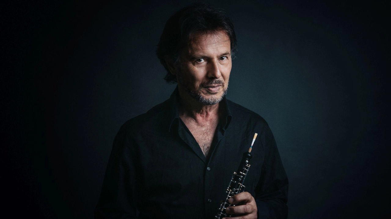 Luca Vignali, uno dei più importanti oboisti italiani, nonché primo oboe dell’Opera di Roma, sarà diretto dal maestro Nima Keshavarzi Luca Vignali, uno dei più importanti oboisti italiani, nonché primo oboe dell’Opera di Roma, sarà diretto dal maestro Nima Keshavarzi
