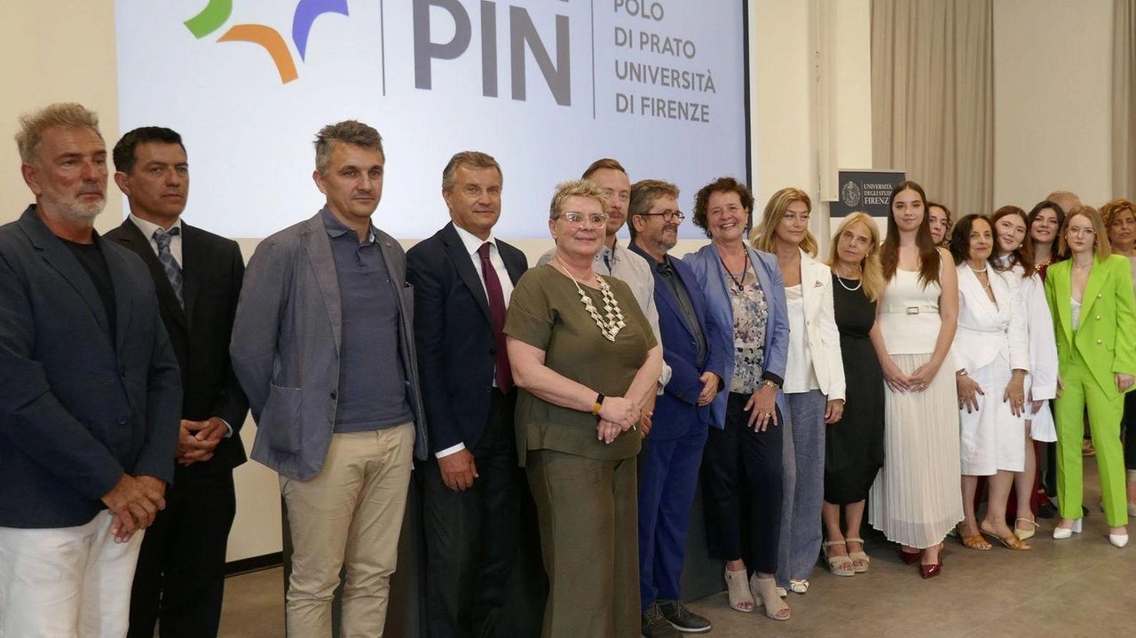 Un momento della cerimonia di laurea in Design, Tessile e Moda, ieri mattina al Pin Un momento della cerimonia di laurea in Design, Tessile e Moda, ieri mattina al Pin