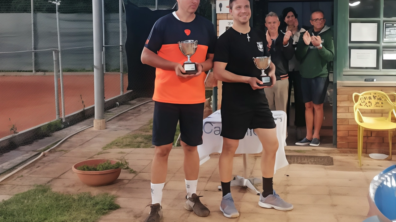 Marco Baleani e Luca Forconi durante la premiazione del tabellone singolare maschile a Castiglione Marco Baleani e Luca Forconi durante la premiazione del tabellone singolare maschile a Castiglione