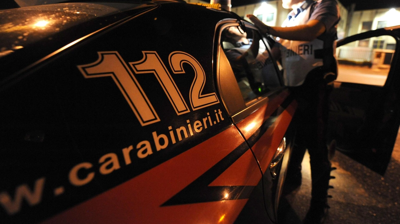 Secondo i testimoni, due gruppi si sarebbero fronteggiati con bastoni e bottiglie non lontano dall’area della sagra di Piccione. I carabinieri sulle tracce dei responsabili. Secondo i testimoni, due gruppi si sarebbero fronteggiati con bastoni e bottiglie non lontano dall’area della sagra di Piccione. I carabinieri sulle tracce dei responsabili.
