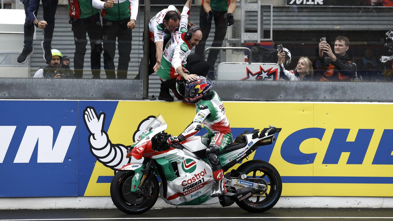 La classifica della MotoGp dopo la gara in Francia: Zarco vince una gara pazza sotto la pioggia