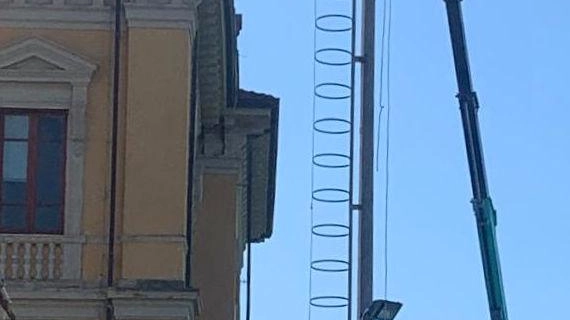L’installazione dei nuovi fari allo stadio comunale ’XIX Settembre’ rientra tra gli interventi disposti dal Comune per migliorare gli impianti sportivi L’installazione dei nuovi fari allo stadio comunale ’XIX Settembre’ rientra tra gli interventi disposti dal Comune per migliorare gli impianti sportivi