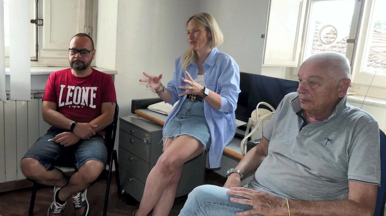 Da sinistra i tre operatori: Simone Bergamini, Federica Dami e Attilio Galli, che riveste anche il ruolo di ‘conservatore’ Da sinistra i tre operatori: Simone Bergamini, Federica Dami e Attilio Galli, che riveste anche il ruolo di ‘conservatore’