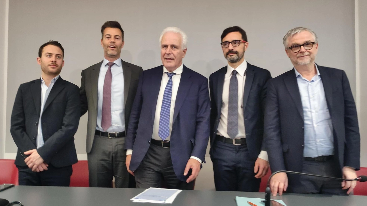 All’auditorium dell’ospedale di Ponte a Niccheri si sono incontrati il presidente della Regione Toscana Eugenio Giani, l’assessore regionale alla salute Simone Bezzini e i direttori generali delle aziende Valerio Mari e Marco Torre All’auditorium dell’ospedale di Ponte a Niccheri si sono incontrati il presidente della Regione Toscana Eugenio Giani, l’assessore regionale alla salute Simone Bezzini e i direttori generali delle aziende Valerio Mari e Marco Torre