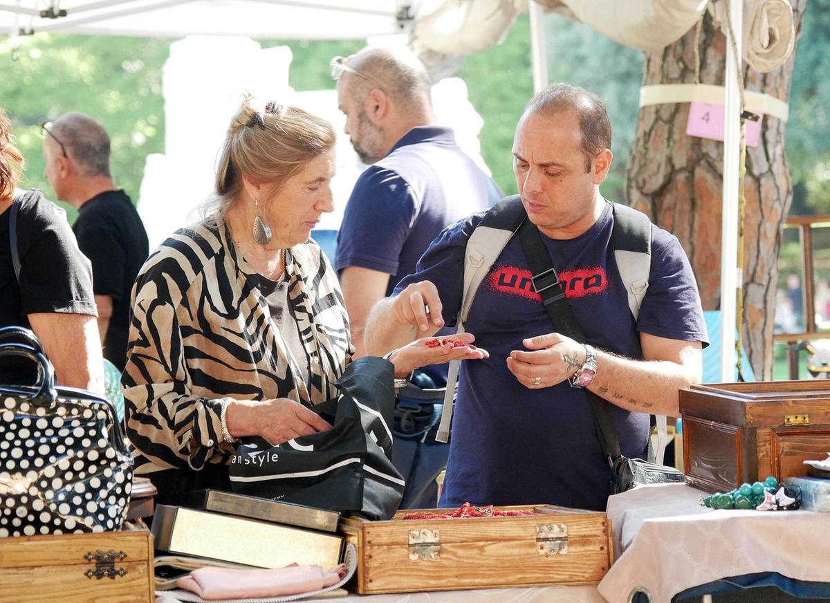 Antiquaria, la carica dei trentamila. Numeri record tra i banchi al Prato. Tutti incollati ai maxischermi nei bar Antiquaria, la carica dei trentamila. Numeri record tra i banchi al Prato. Tutti incollati ai maxischermi nei bar