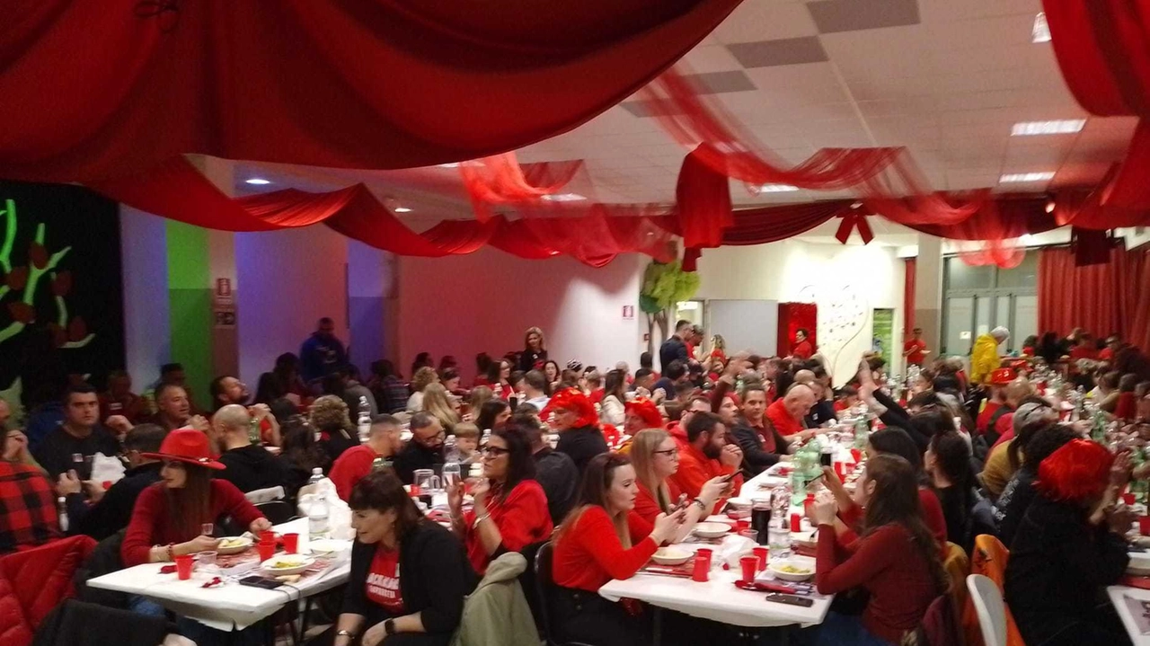 Erano in 230 nella Sala della Ginestra a Poggibonsi in via Trento, per celebrare la vittoria multipla di Chiesina Erano in 230 nella Sala della Ginestra a Poggibonsi in via Trento, per celebrare la vittoria multipla di Chiesina