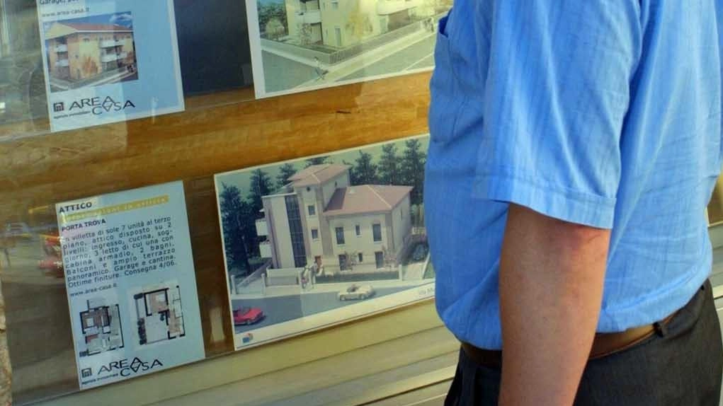 Stando ai dati di Mediatori Group la quotazione delle case segna un +6%. La preferenze ricade su appartamenti superiori ai 100 metri quadri. Le aree preferite in città sono: centro storico, zona stadio e Pistoia Ovest.