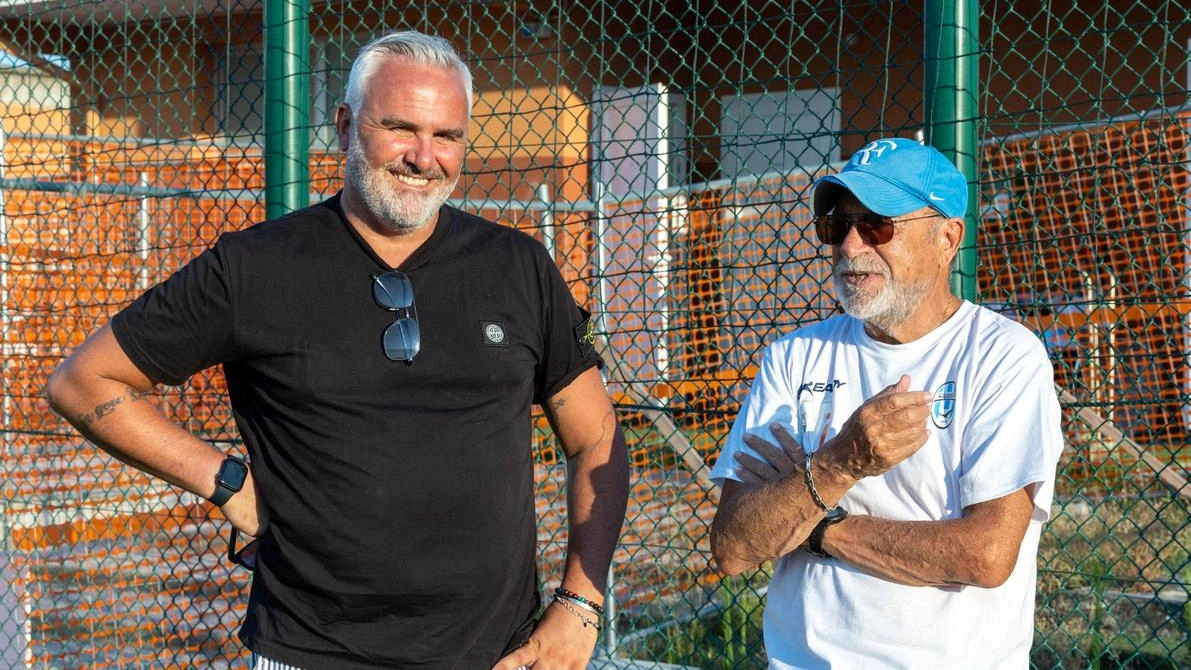 Il Valdinievole Montecatini inizia la preparazione per il campionato di Promozione con l'ossatura della squadra dello scorso anno. Mister Pellegrini punta sul lavoro di gruppo e sulla fortuna, mentre il direttore sportivo Pisani sottolinea l'importanza di lavorare senza pressioni. Il Valdinievole Montecatini inizia la preparazione per il campionato di Promozione con l'ossatura della squadra dello scorso anno. Mister Pellegrini punta sul lavoro di gruppo e sulla fortuna, mentre il direttore sportivo Pisani sottolinea l'importanza di lavorare senza pressioni.
