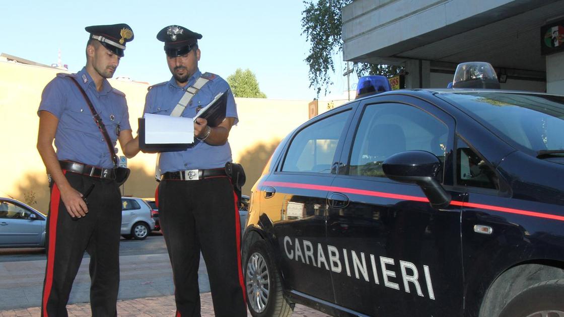 https://www.lanazione.it/image-service/view/acePublic/alias/contentid/MDI0YzkzM2QtMDQ2Ny00/0/notte-di-paura-al-vialone-scontri-fuori-da-un-locale.jpeg?f=16:9&w=1200&h=630