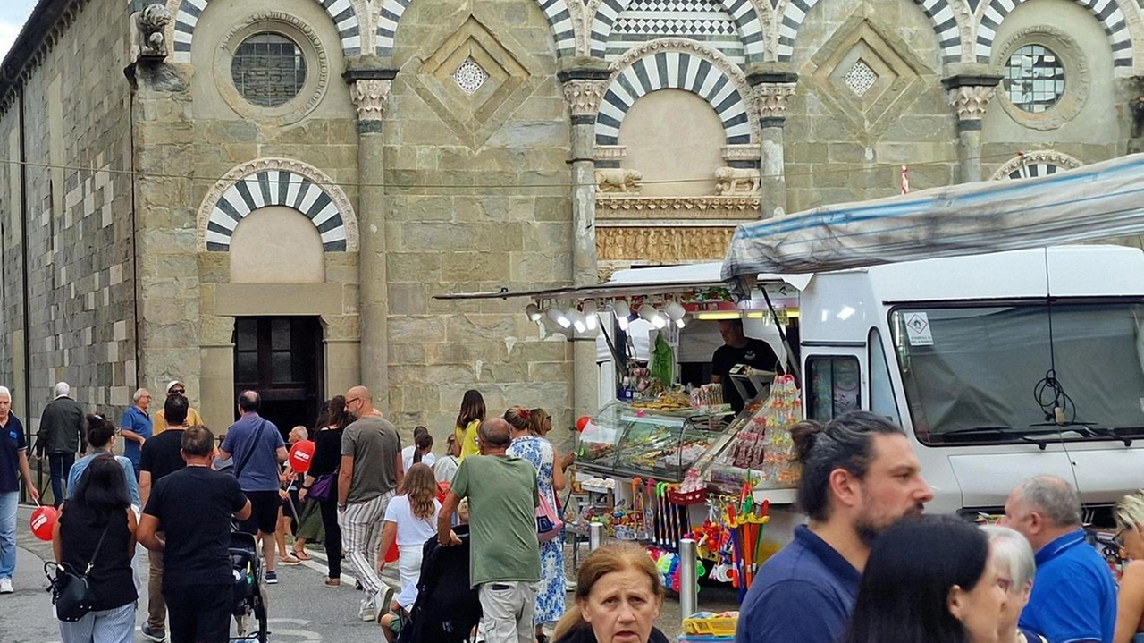 Il meteo grigio non ha turbato il weekend più colorato dell’anno, quello della festa dei bambini. Migliaia le presenze registrare nel quartiere nei due giorni del tradizionale appuntamento. Il meteo grigio non ha turbato il weekend più colorato dell’anno, quello della festa dei bambini. Migliaia le presenze registrare nel quartiere nei due giorni del tradizionale appuntamento.
