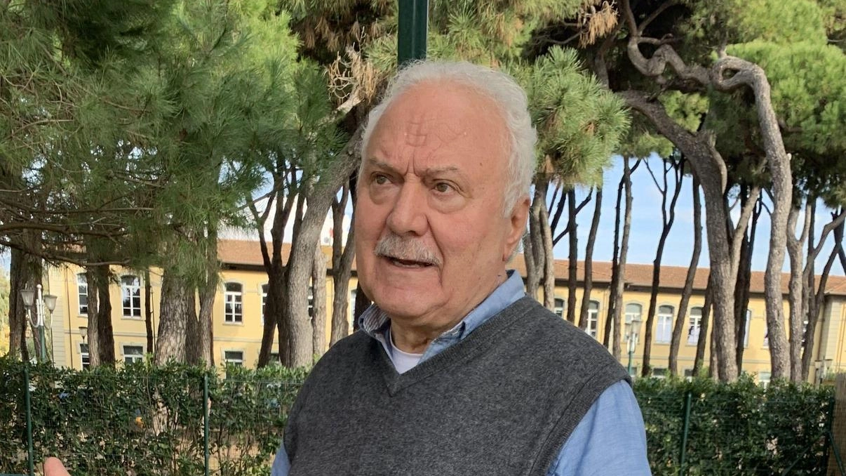 Ci risiamo. Ancora scintille tra il consigliere Enrico Ghiselli e il sindaco Bruno Murzi dopo che quest’ultimo ha inviato una... Ci risiamo. Ancora scintille tra il consigliere Enrico Ghiselli e il sindaco Bruno Murzi dopo che quest’ultimo ha inviato una...