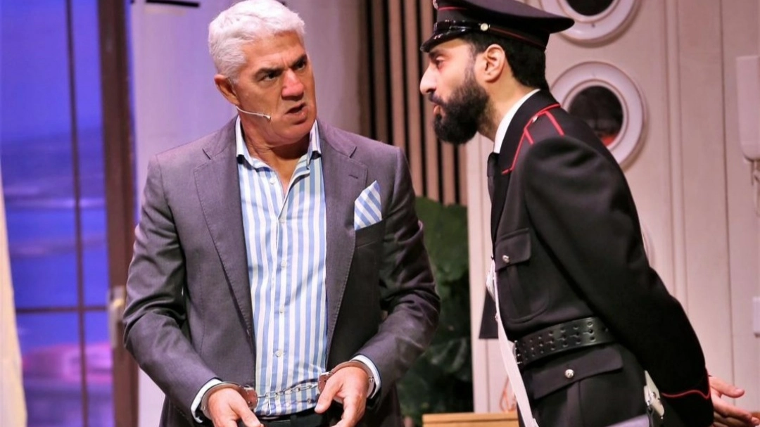 Biagio Izzo in scena con 'L'arte della truffa'
