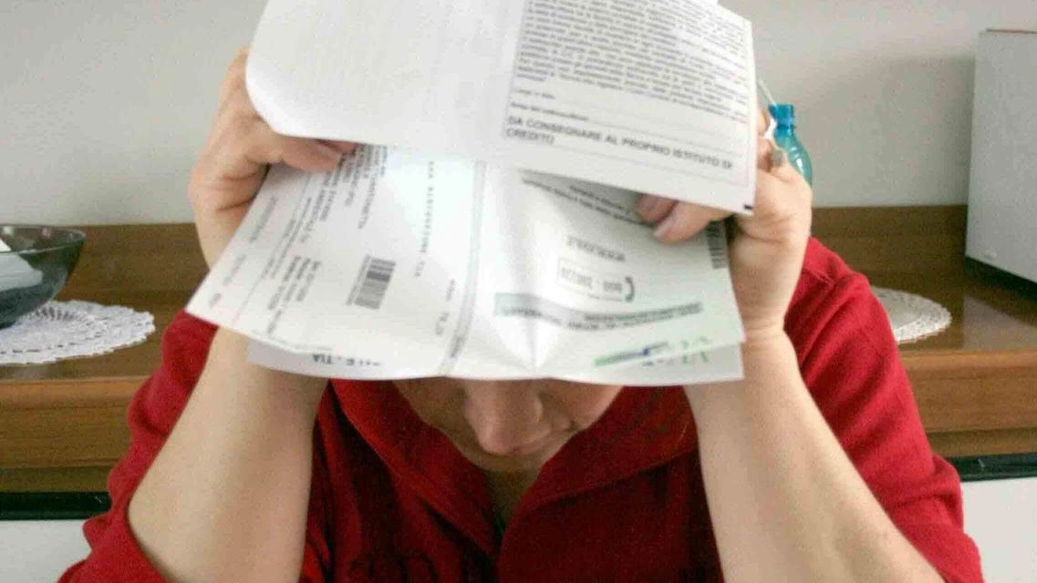 La valanga delle bollette Tari si abbatte sugli spoletini, tra aumenti della tariffa rifiuti e invio “doppio“ della prima rata La valanga delle bollette Tari si abbatte sugli spoletini, tra aumenti della tariffa rifiuti e invio “doppio“ della prima rata