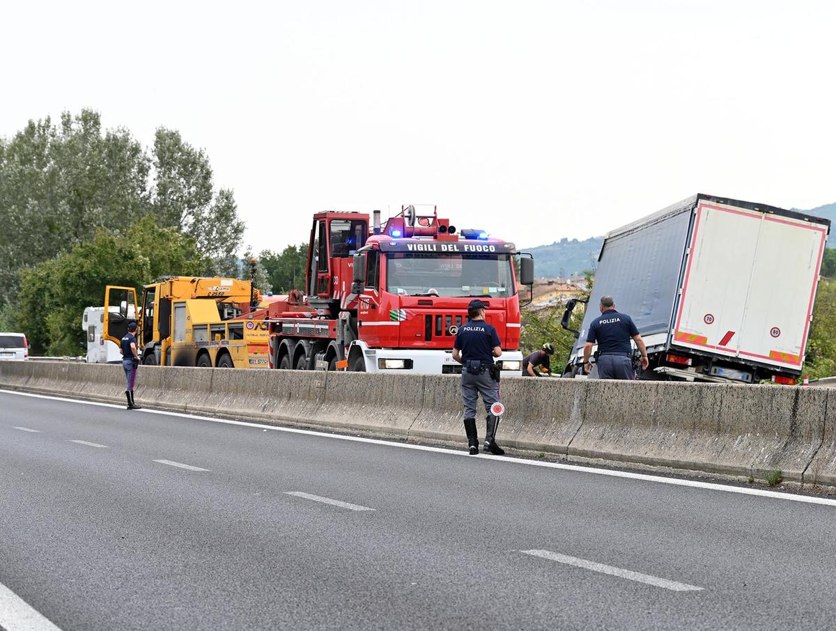 PERUGIA Camion falcia famiglia. Muore una bambina di 8 anni