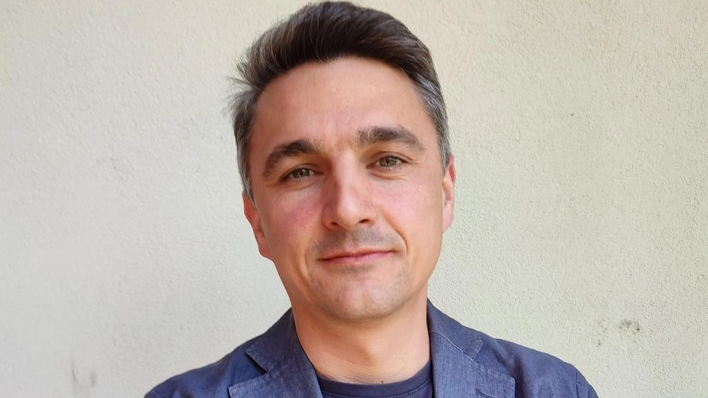 Il Comune e ha deciso, qualche settimana fa, di iniziare i lavori di rifacimento del manto stradale sulle vie comunali.... Il Comune e ha deciso, qualche settimana fa, di iniziare i lavori di rifacimento del manto stradale sulle vie comunali....