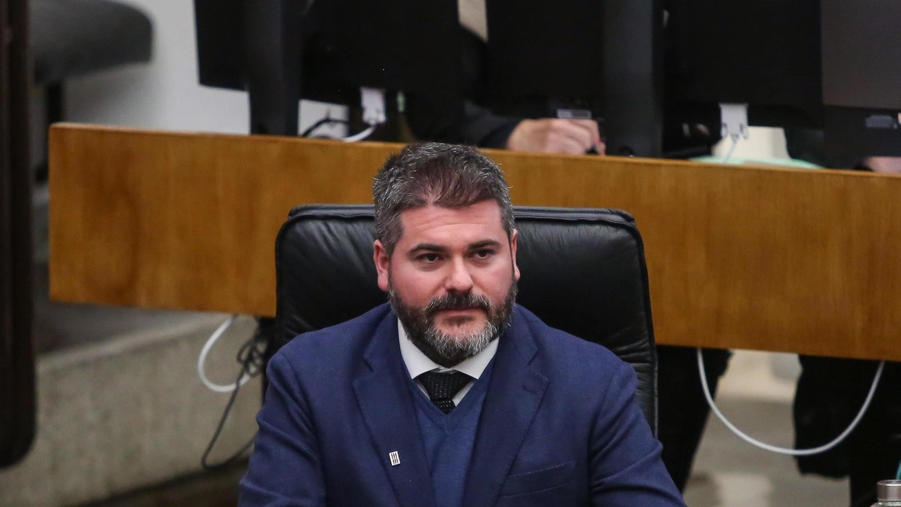 L’assessore regionale, Thomas De Luca, illustra le due attività di monitoraggio che hanno interessato di recente l’inceneritore Bioter L’assessore regionale, Thomas De Luca, illustra le due attività di monitoraggio che hanno interessato di recente l’inceneritore Bioter