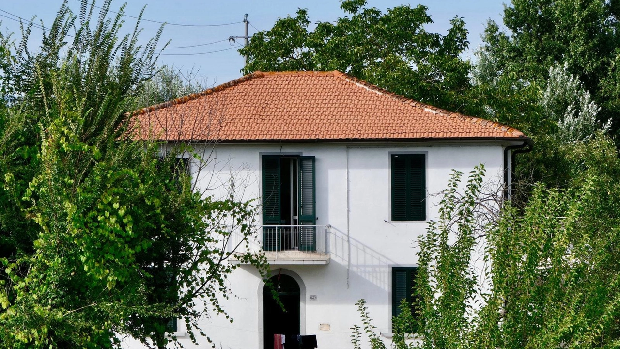 Il centro accoglienza, inaugurato un paio di mesi fa, si trova al confine tra Prato e Poggio a Caiano e accoglie 25 persone. Pubblicato un bando per trovare altre strutture disponibili . Il centro accoglienza, inaugurato un paio di mesi fa, si trova al confine tra Prato e Poggio a Caiano e accoglie 25 persone. Pubblicato un bando per trovare altre strutture disponibili .