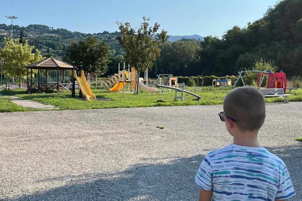 https://www.lanazione.it/image-service/view/acePublic/alias/contentid/MDI3YzA2ZDEtZDVkMC00/0/novita-a-piano-di-conca-il-parco-giochi-e-chiuso-lavori-di-restyling-in-atto.jpeg?f=1.91:1&w=1200
