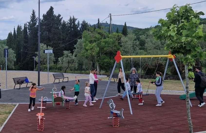 Parchi delle frazioni. Nuovi giochi e arredi