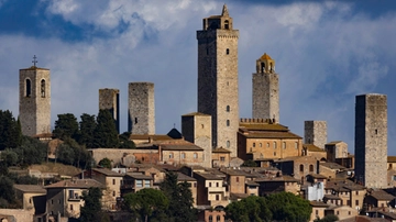 San Gimignano, nasce la passeggiata poetica nella città delle torri e della Vernaccia