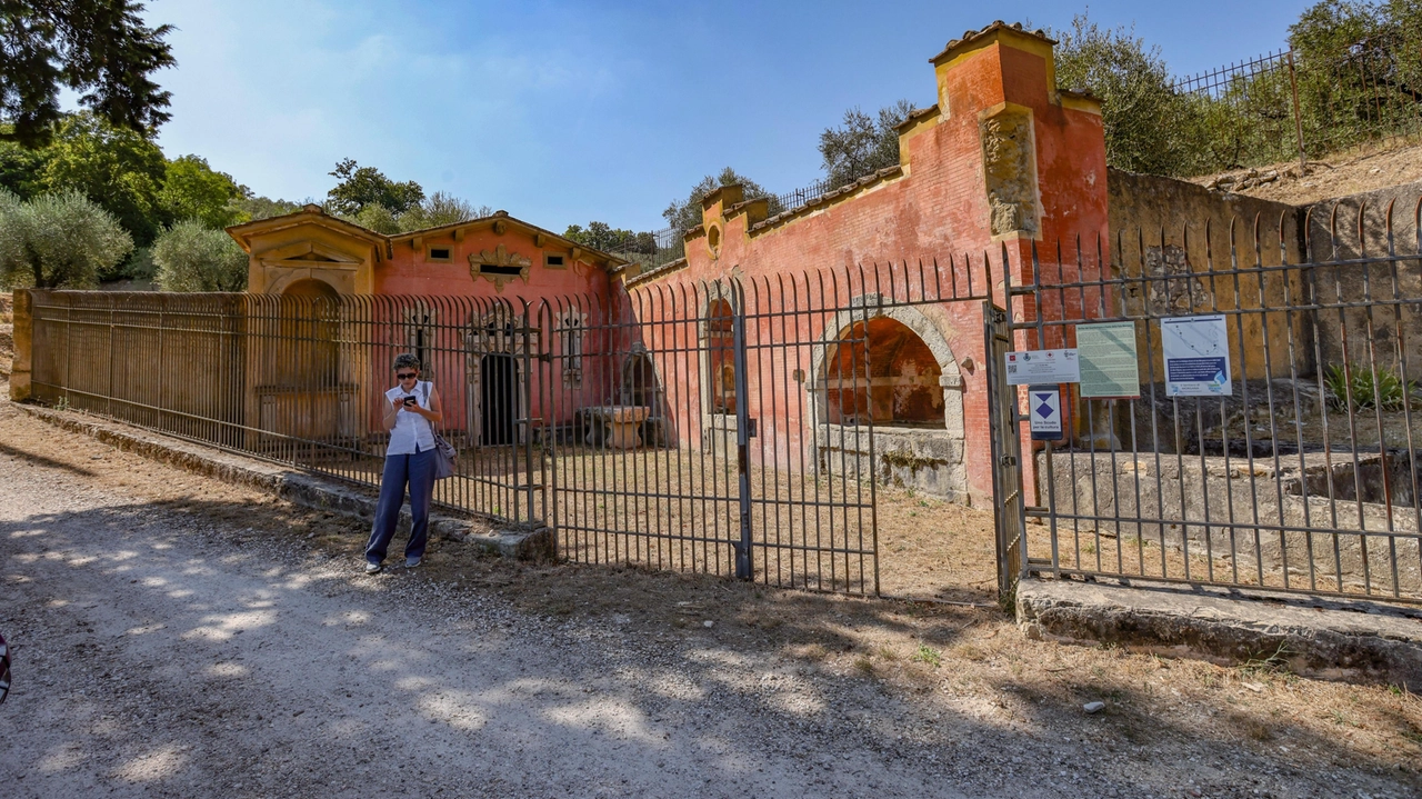 La struttura cinquecentesca si mostra al grande pubblico. Un’occasione per vedere da vicino le particolarità della fonte. La struttura cinquecentesca si mostra al grande pubblico. Un’occasione per vedere da vicino le particolarità della fonte.