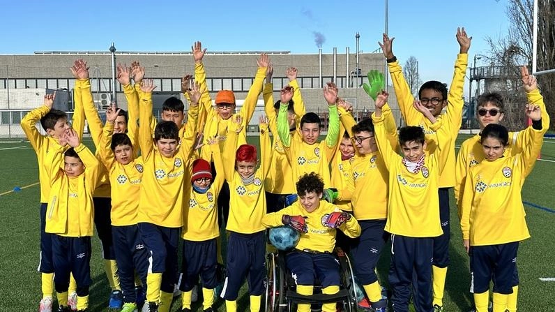Una foto dei giovanissimi atleti dell’associazione «Bimbi sperduti» che sabato e domenica vivranno due intensi giorni sotto la Torre Una foto dei giovanissimi atleti dell’associazione «Bimbi sperduti» che sabato e domenica vivranno due intensi giorni sotto la Torre