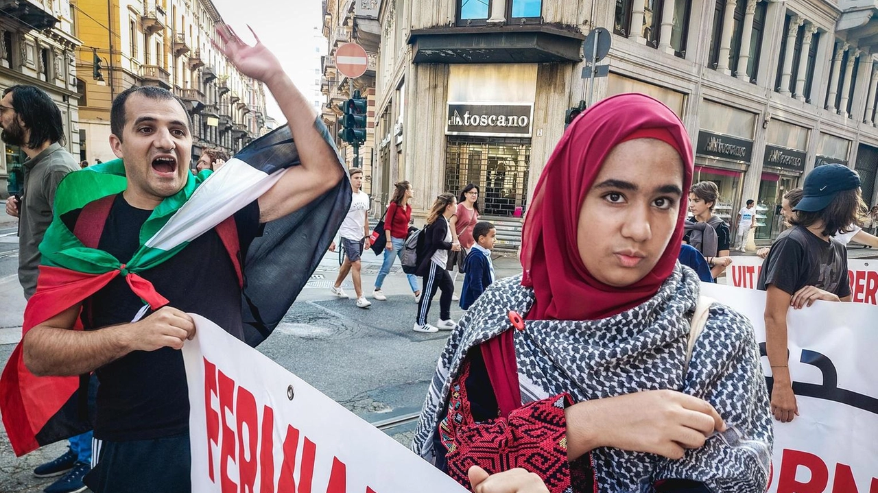 Il rettore dell’Università ha incontrato ieri Samuele Picchianti, presidente del consiglio studentesco ed esponente di Cravos (nella foto un corteo pro Palestina) Il rettore dell’Università ha incontrato ieri Samuele Picchianti, presidente del consiglio studentesco ed esponente di Cravos (nella foto un corteo pro Palestina)