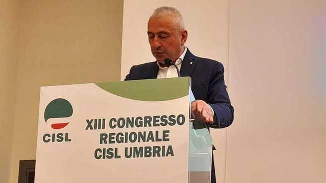 Angelo Manzotti fa il bis a capo della segreteria regionale della Cisl Umbria. Lo coadiuvano Simona Garofano, Gianluca Giorgi,...