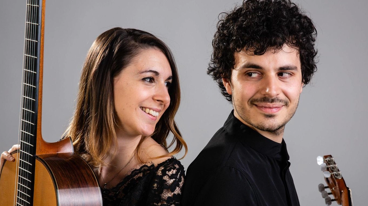 Il Tuscan Guitar Duo è composto da Gabriele Lanini e Chiara Festa, promettenti talenti della loro generazione Il Tuscan Guitar Duo è composto da Gabriele Lanini e Chiara Festa, promettenti talenti della loro generazione