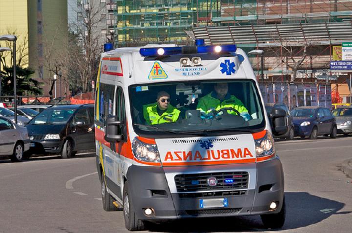 prato incidente frontale traffico congestionato lunghe code