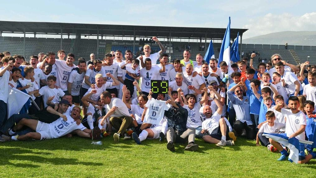 L'Acf Foligno trionfa 4-0 contro il Pierantonio, allungando a 8 punti il vantaggio sul Terni Fc e festeggiando la vittoria del campionato davanti a oltre 500 tifosi.