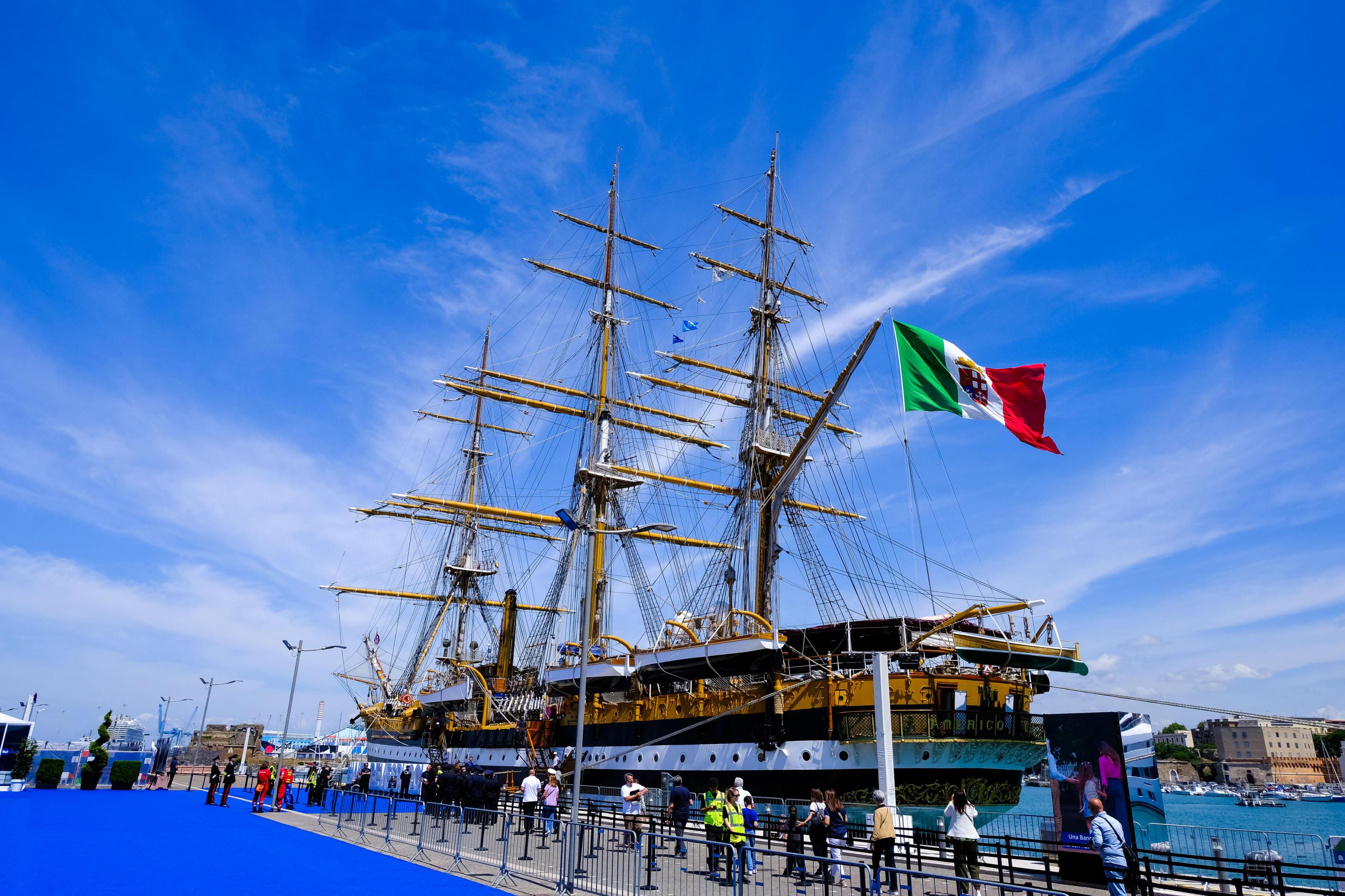 La nave scuola Vespucci. Il veliero più bello del mondo ha già fatto il tutto esaurito: a Livorno dal 4 all’8 giugno La nave scuola Vespucci. Il veliero più bello del mondo ha già fatto il tutto esaurito: a Livorno dal 4 all’8 giugno