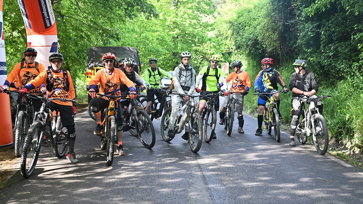 Camminatori e ciclisti alla scoperta dell’Alta Valbisenzio