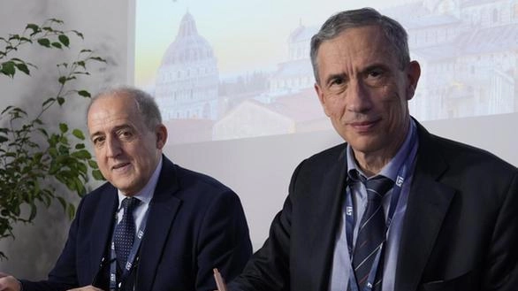 Lucio Colombo amministratore delegato STMicroelectronics Italia con il rettore Riccardo Zucchi Lucio Colombo amministratore delegato STMicroelectronics Italia con il rettore Riccardo Zucchi