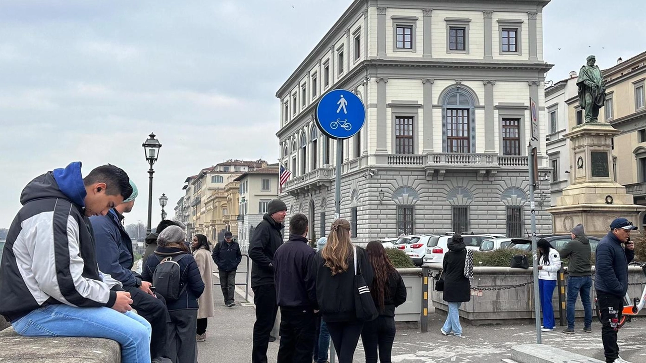 Chi abita intorno al Lungarno Vespucci vota per il no alla chiusura e spera in un ripensamento "Già adesso poco lontano spaccio e degrado. E per la città sarebbe una sconfitta" . Chi abita intorno al Lungarno Vespucci vota per il no alla chiusura e spera in un ripensamento "Già adesso poco lontano spaccio e degrado. E per la città sarebbe una sconfitta" .
