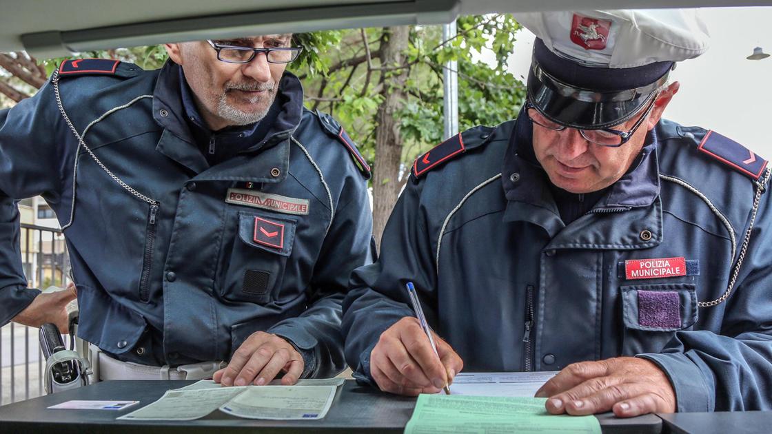 Antella, raffica di multe nella notte. Le sanzioni ’smentiscono’ il Comune