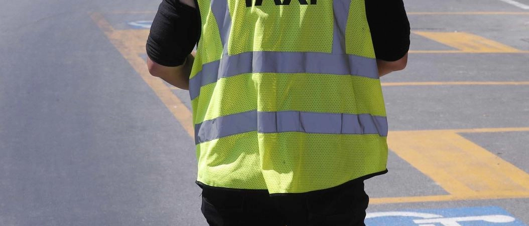 Stazione, taxi “invisibili“: "Necessario uno steward"