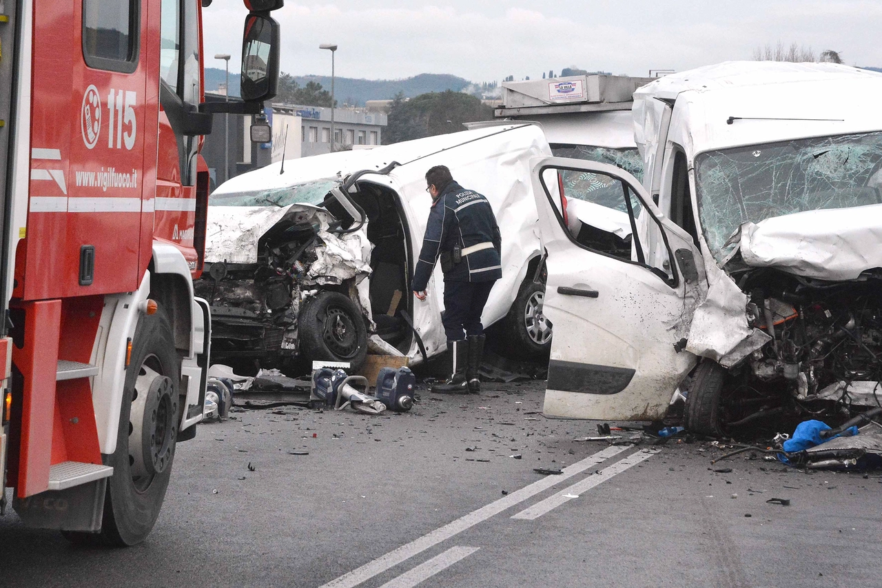 Arezzo Incidente mortale raccordo autostradale