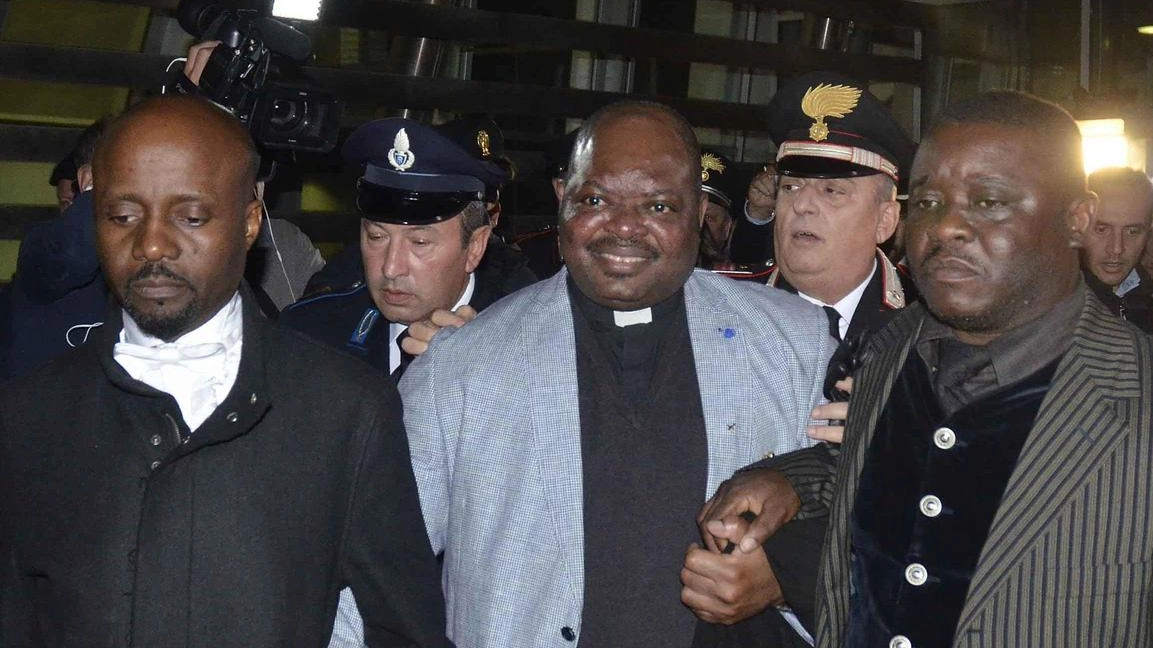 Padre Gratien Alabi è stato condannato a 25 anni di reclusione Padre Gratien Alabi è stato condannato a 25 anni di reclusione