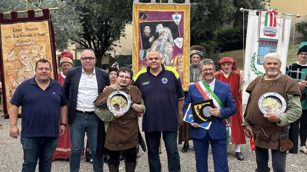 Fossi: "Tuffo nel Medioevo". Al Popolo di San Lorenzo. la disfida degli arcieri. Fossi: "Tuffo nel Medioevo". Al Popolo di San Lorenzo. la disfida degli arcieri.