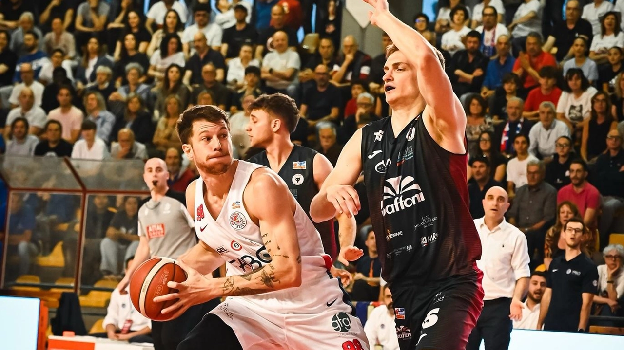 Alessandro Paesano è atteso a un duello fisico contro Aleksandar Marcius, il lungo straniero con più impatto a rimbalzo d’attacco del campionato Alessandro Paesano è atteso a un duello fisico contro Aleksandar Marcius, il lungo straniero con più impatto a rimbalzo d’attacco del campionato
