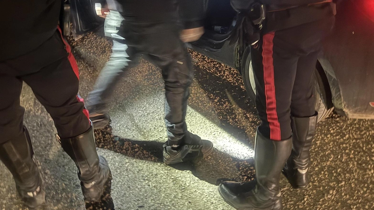 I carabinieri della sezione Radiomobile della compagnia di Perugia hanno arrestato un ladro ancora in azione I carabinieri della sezione Radiomobile della compagnia di Perugia hanno arrestato un ladro ancora in azione