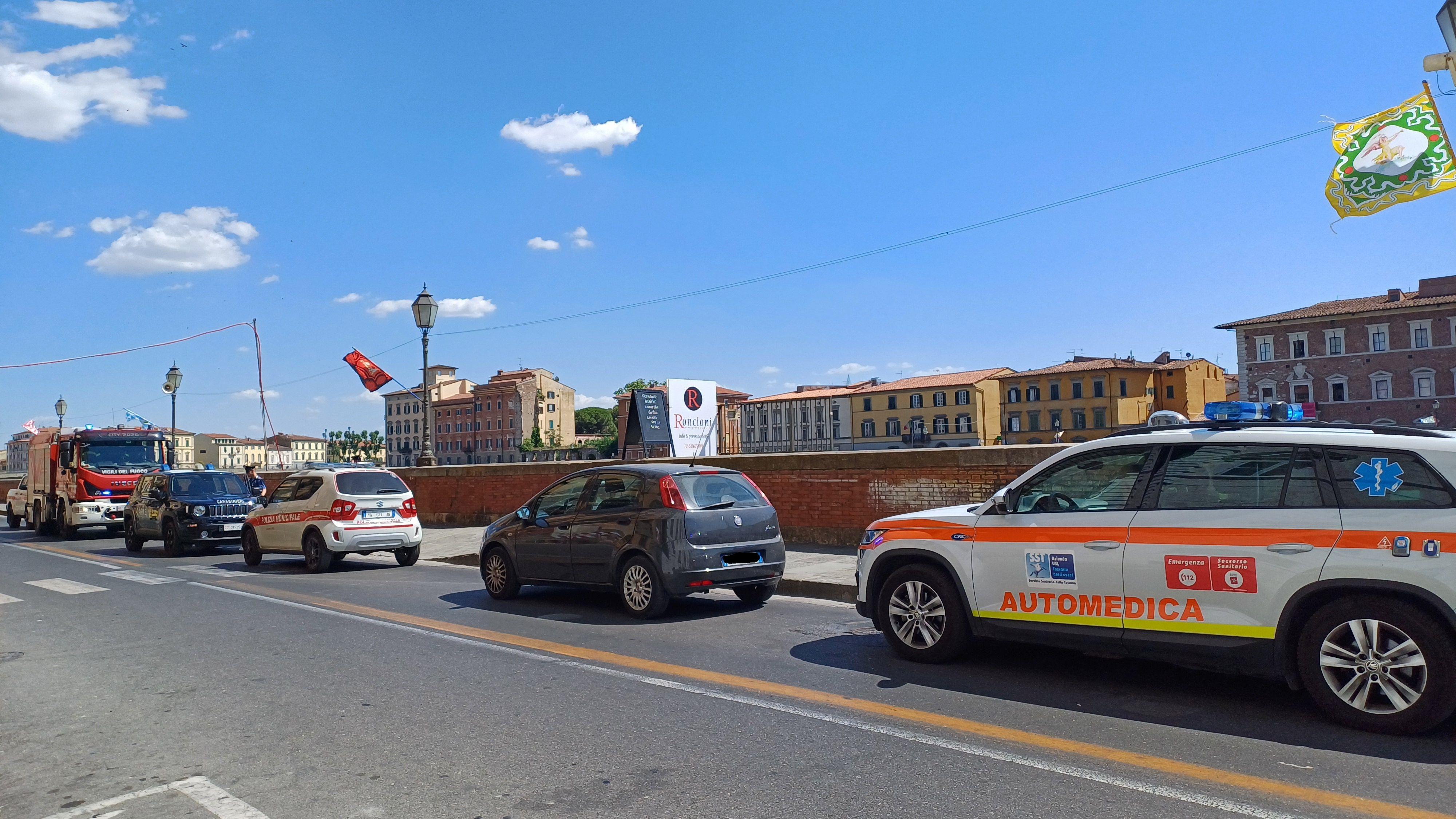 Pisa, trovato un cadavere in Arno Pisa, trovato un cadavere in Arno