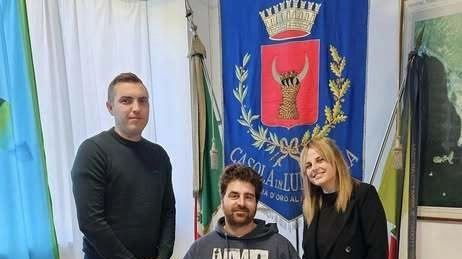 Il sindaco Mattia Leonardi e l’assessore Francesca Ballerini con Giacomo Perfigli Il sindaco Mattia Leonardi e l’assessore Francesca Ballerini con Giacomo Perfigli