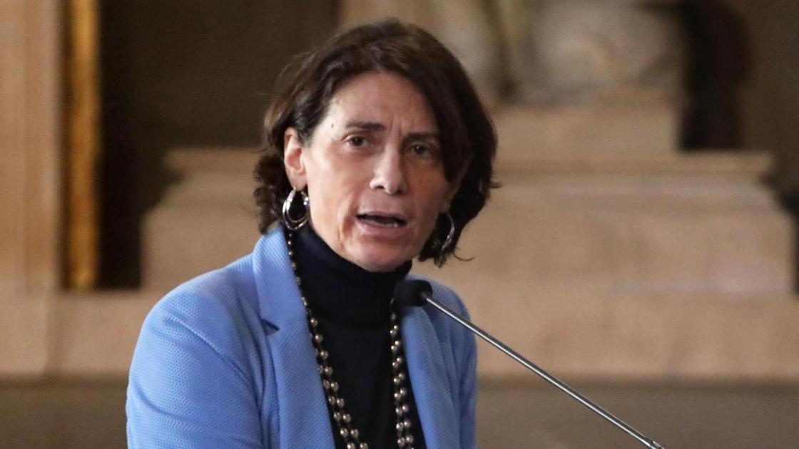 fiorentinabetis massima allerta  in centro transennati i monumenti  stretta sull alcol nell area unesco