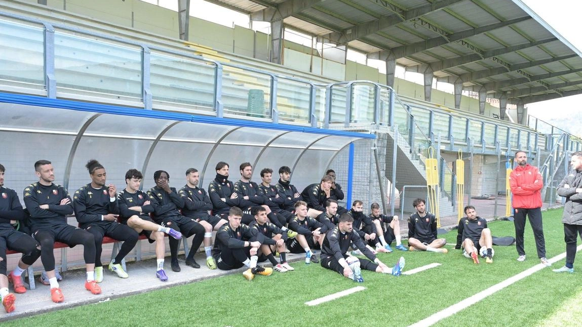 I rossoneri attendono di vedere se le promesse della nuova proprietà. si concretizzeranno oggi. E domani decideranno per il futuro