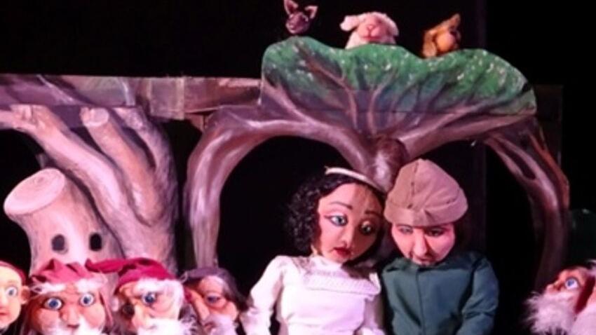 da biancaneve al brutto anatroccolo alla rassegna teatro del fiume