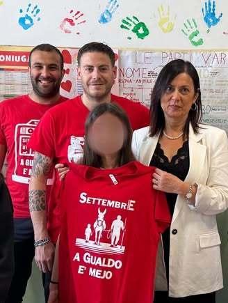 Donate le magliette: "Settembre a Gualdo è mejo" Donate le magliette: "Settembre a Gualdo è mejo"