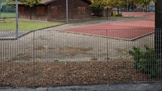 La società sportiva investirà 460mila euro circa per riqualificare l’impianto della frazione. Verrà rinnovato il campo da calcetto e realizzata la pista da pattinaggio coperta da una tensostruttura. La società sportiva investirà 460mila euro circa per riqualificare l’impianto della frazione. Verrà rinnovato il campo da calcetto e realizzata la pista da pattinaggio coperta da una tensostruttura.